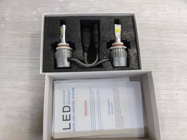 Unknown Manufacturer
LED bulb