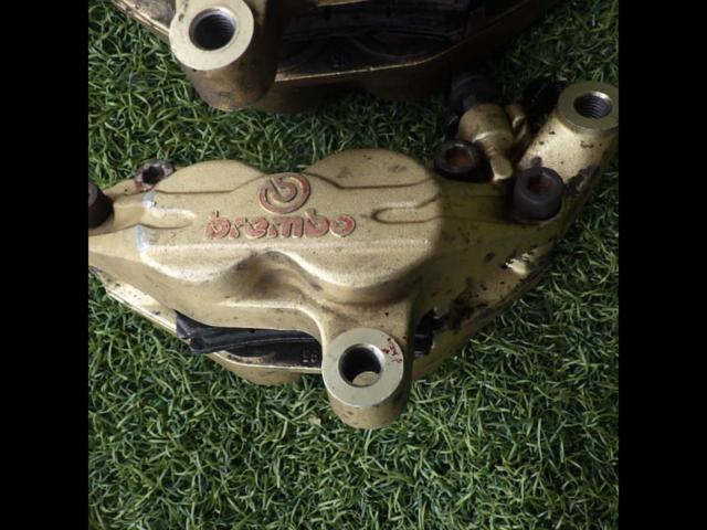 Riders Yamaha/Brembo genuine caliper
Right and left
XJR400