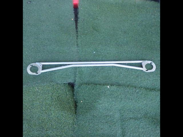 メーカー不明 リアストラットタワーバー