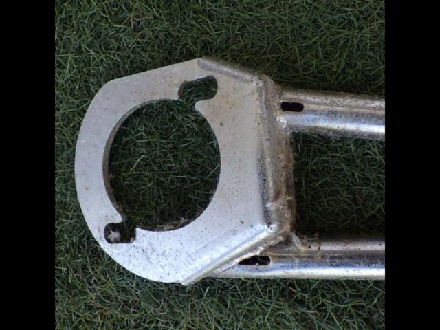 メーカー不明 リアストラットタワーバー