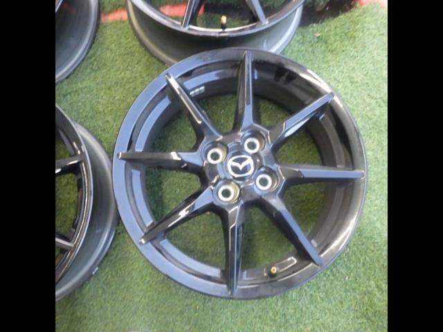 Genuine Mazda parts
Genuine ND Roadster 16-inch gloss black wheels 6.5Jx16+45/100-4H