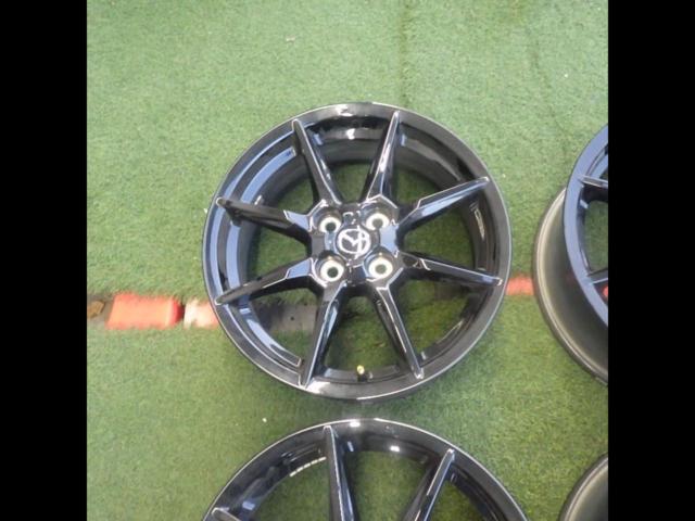 Genuine Mazda parts
Genuine ND Roadster 16-inch gloss black wheels 6.5Jx16+45/100-4H