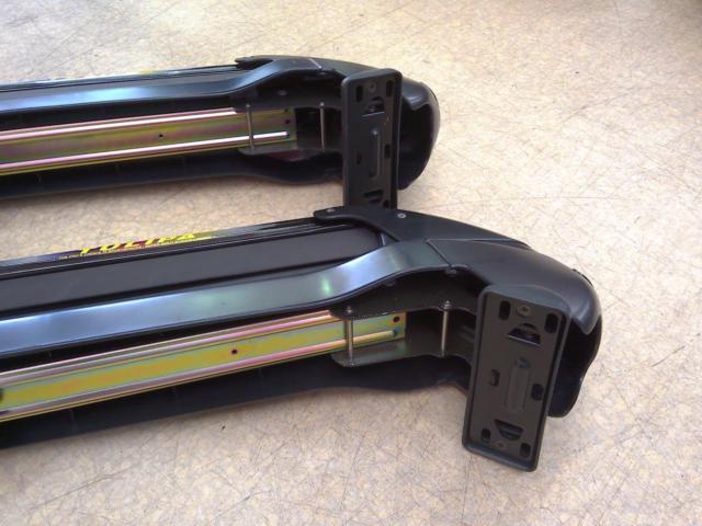 TERZOTULIPA
Skiing
&amp;
Snowboard Carrier
(Roof-on type)
(SS101B)