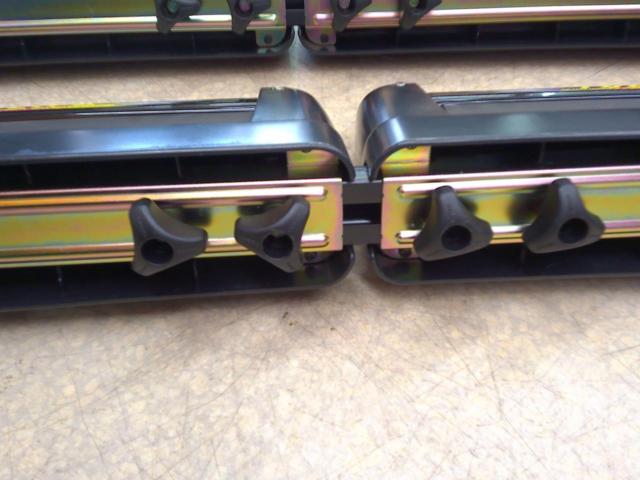 TERZOTULIPA
Skiing
&amp;
Snowboard Carrier
(Roof-on type)
(SS101B)