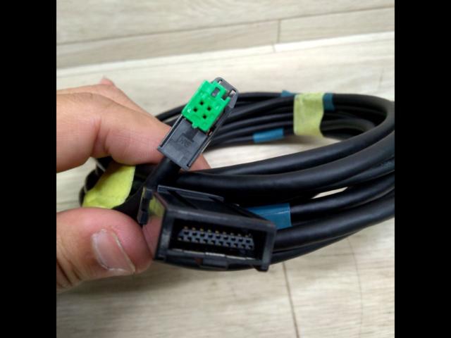 Spare Hole
Built-in HDMI (Type E) / USB cable
33×23