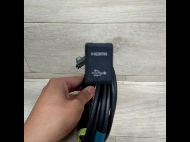 Spare Hole
Built-in HDMI (Type E) / USB cable
33×23