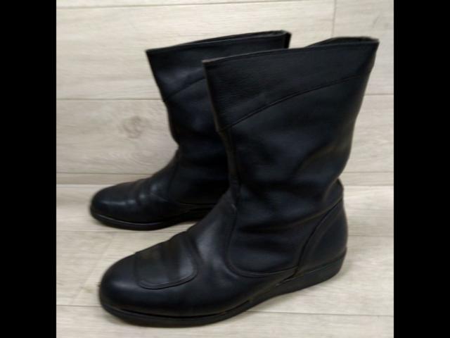 STRADA
Leather
Riders boots
Size: 25cm