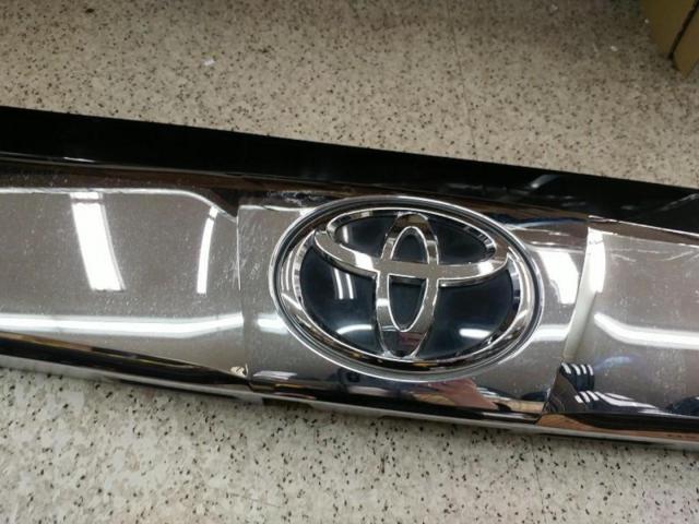 Toyota genuine
Rear garnish