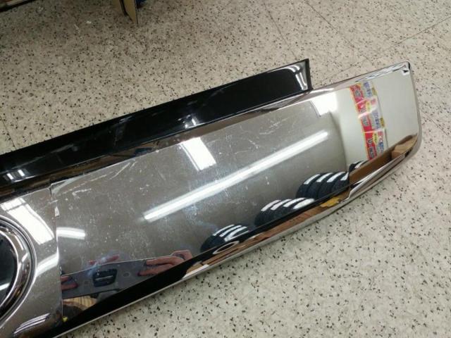 Toyota genuine
Rear garnish