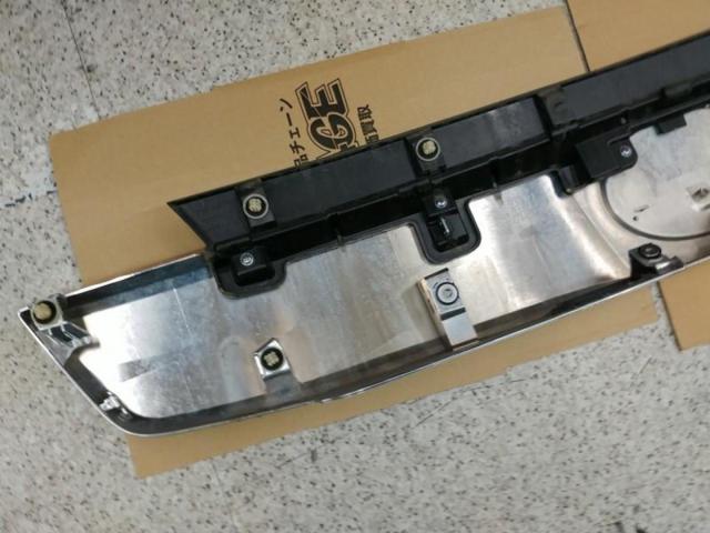 Toyota genuine
Rear garnish