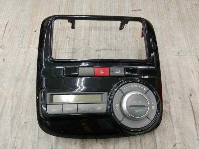 【ダイハツ純正】オーディオパネル(55405-B2400)