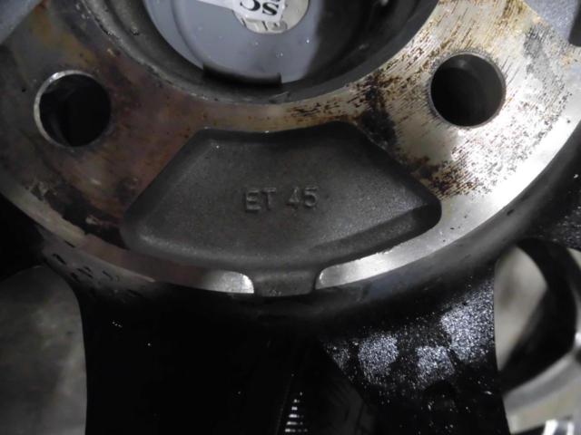 Yellow for pre-season preparations
Hat 14-inch aluminum wheels
+
GOODYEYEAR
iCE
VAN
7
155 / 65R14