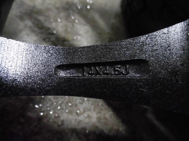 Yellow for pre-season preparations
Hat 14-inch aluminum wheels
+
GOODYEYEAR
iCE
VAN
7
155 / 65R14