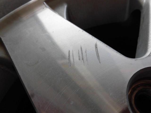 Genuine Suzuki parts
6-spoke