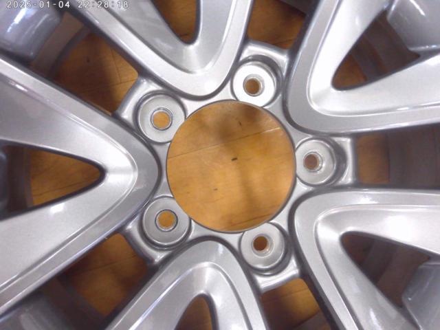 Genuine Suzuki parts
Jimny Sierra
Genuine aluminum wheels + DUNLOPGRANDTREK
AT20