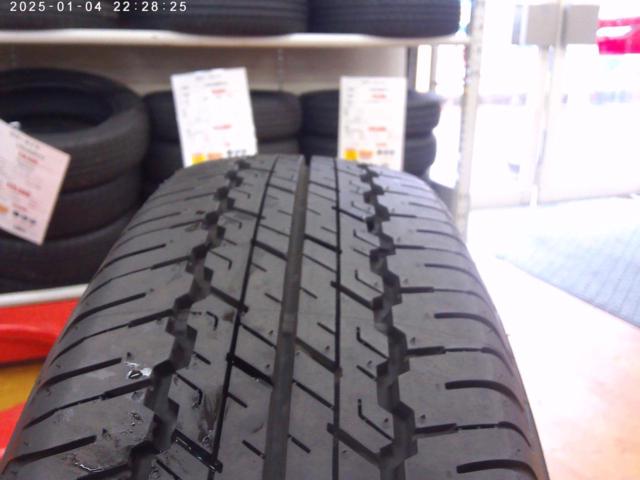 Genuine Suzuki parts
Jimny Sierra
Genuine aluminum wheels + DUNLOPGRANDTREK
AT20