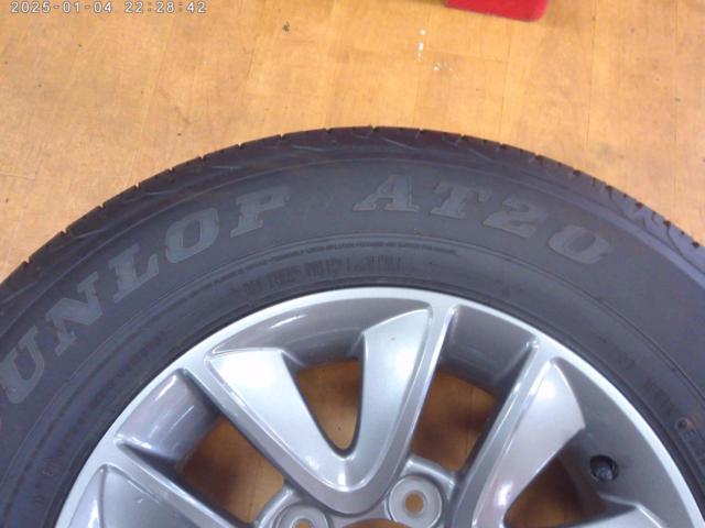 Genuine Suzuki parts
Jimny Sierra
Genuine aluminum wheels + DUNLOPGRANDTREK
AT20