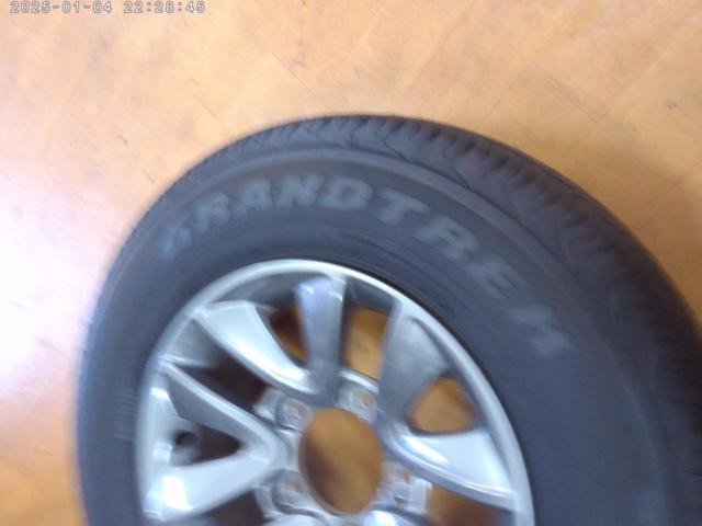 Genuine Suzuki parts
Jimny Sierra
Genuine aluminum wheels + DUNLOPGRANDTREK
AT20