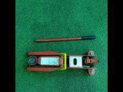 Unknown Manufacturer
Hydraulic jack
2t