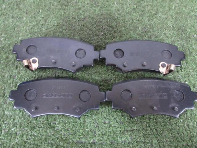 AKEBONO Axela
Brake pad
Rear