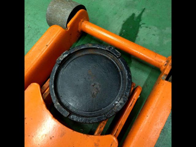 ASTRO
PRODUCTS
1.8 TON ultra-low floor garage jack