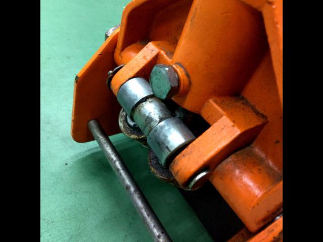 ASTRO
PRODUCTS
1.8 TON ultra-low floor garage jack