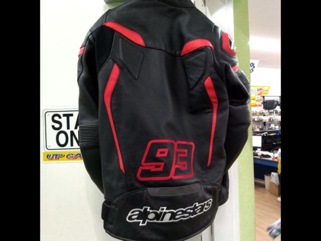 Alpinestars
MM93
Leather jacket
Marc Marquez model