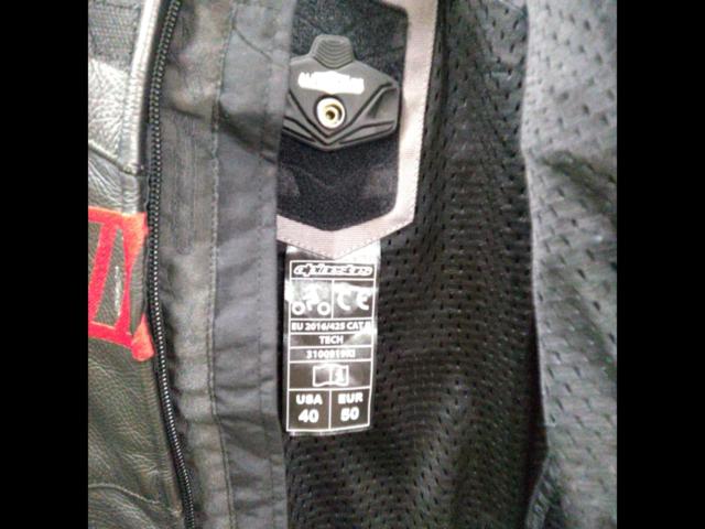 Alpinestars
MM93
Leather jacket
Marc Marquez model