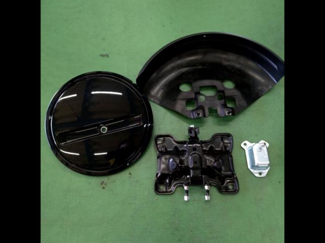 SUZUKI JB64W ジムニー純正 スペアタイヤカバー&ブラケット (Z04204)