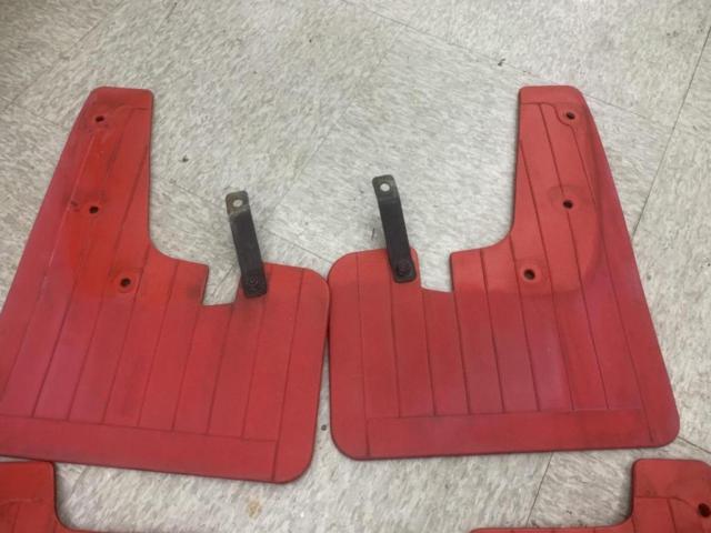 【三菱純正】デリカD5 JASPER 純正マッドガード 泥除け レッド 1台分