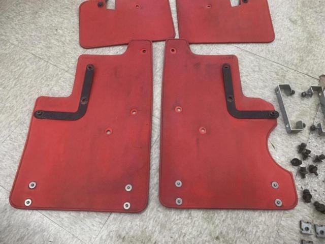 【三菱純正】デリカD5 JASPER 純正マッドガード 泥除け レッド 1台分