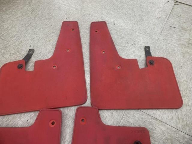 【三菱純正】デリカD5 JASPER 純正マッドガード 泥除け レッド 1台分