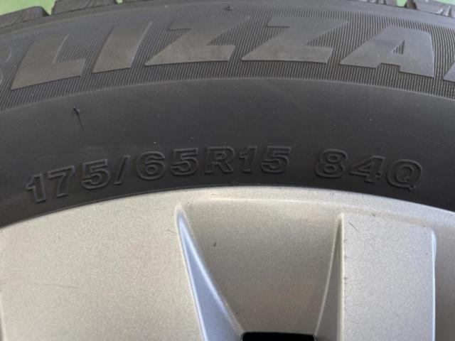 Genuine Suzuki parts
Swift genuine
Steel cap included + BRIDGESTONE VRX3
175 / 65R15
2024
Four