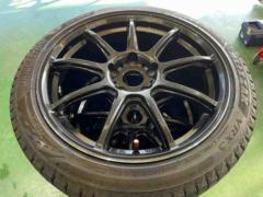 HOT
STUFF
CROSS
SPEED
HYPER
EDITION
RS9 +
BRIDGESTONE (Bridgestone) BLIZZAK
VRX3
245 / 40R18
Plenty of grooves! WRX
sti