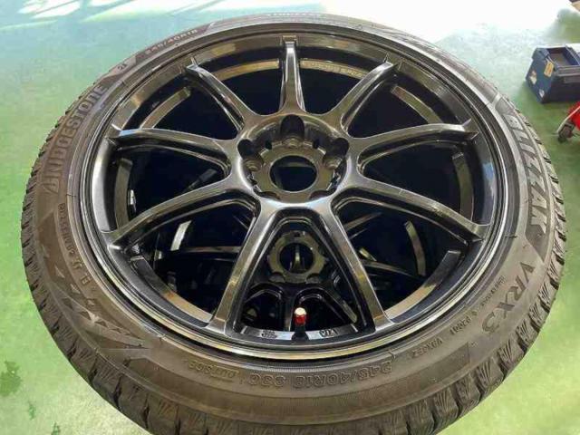 HOT
STUFF
CROSS
SPEED
HYPER
EDITION
RS9 +
BRIDGESTONE (Bridgestone) BLIZZAK
VRX3
245 / 40R18
Plenty of grooves! WRX
sti