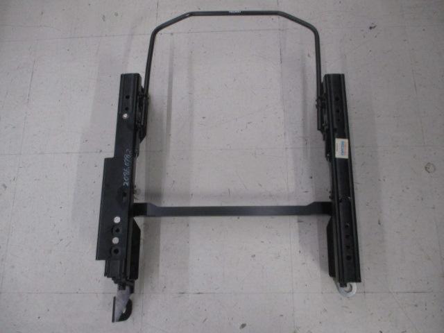 RECARO
Reclining seat rail
Legacy
BL / BP
Driver side