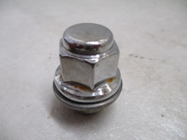 Toyota genuine
Plain wheel nut
Twenty