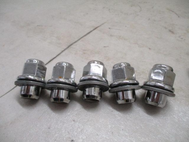 Toyota genuine
Plain wheel nut
Twenty