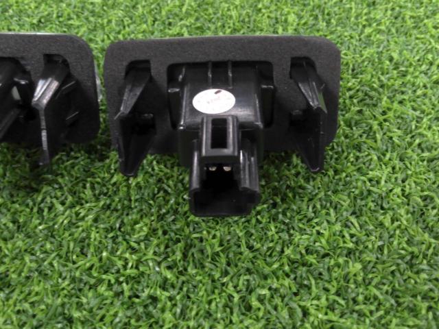 Unknown Manufacturer
Number light unit
80VOXY