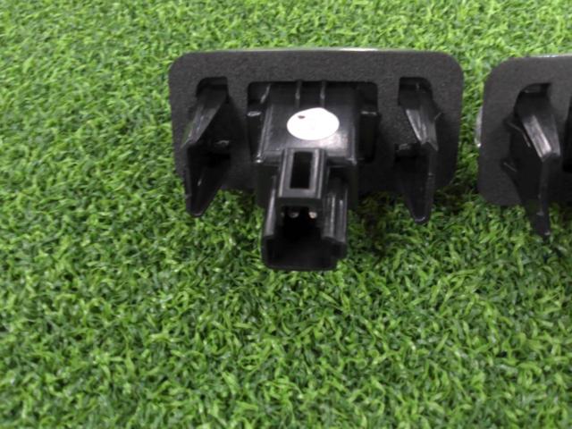 Unknown Manufacturer
Number light unit
80VOXY