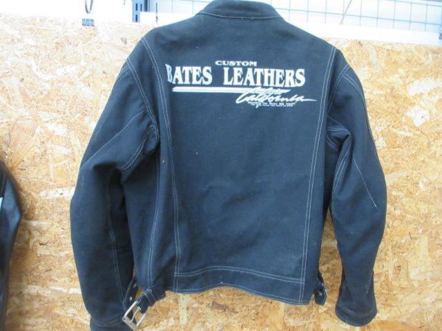CUSTOM
BATES
Mesh jacket