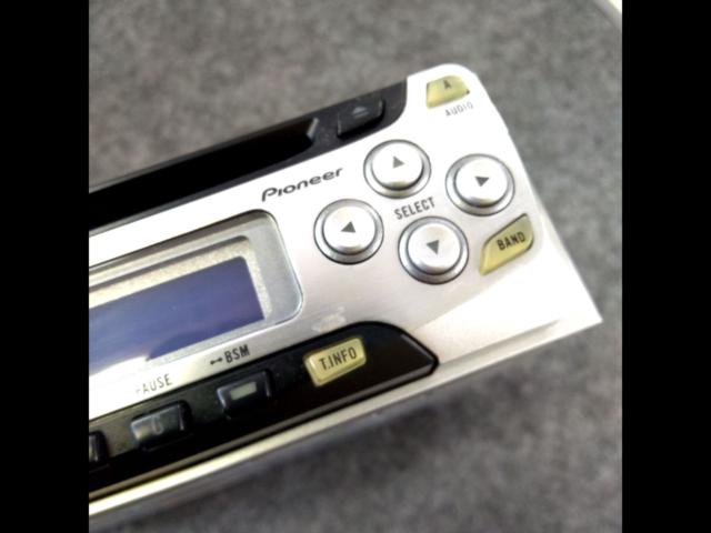 carrozzeria
DEH-033
1DINCD tuner