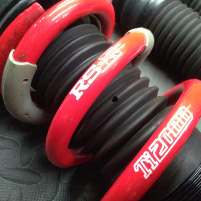 RS-R RS-R
Best  i
Height-adjustable shock absorbers