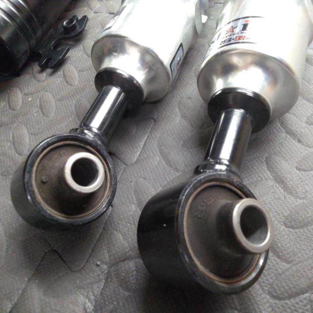 RS-R RS-R
Best  i
Height-adjustable shock absorbers