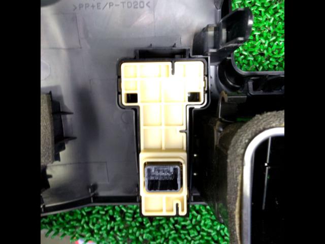 トヨタ 80系ノア・ヴォクシー純正 オーディオパネル(9インチパネル)