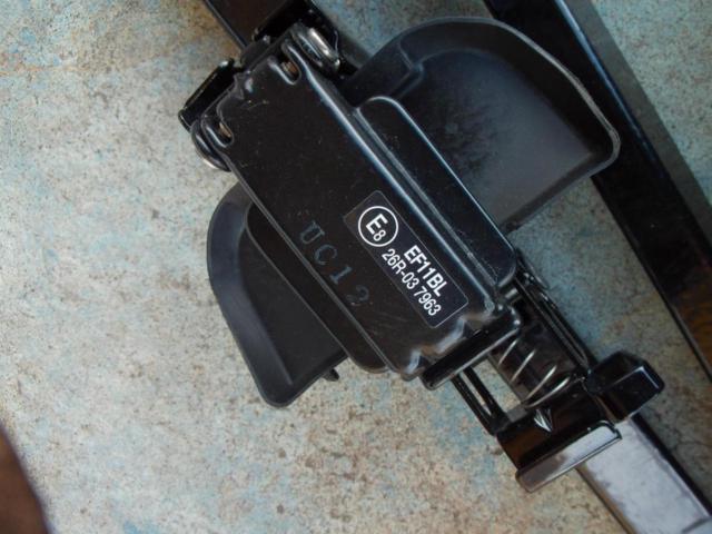 TERZO
Base carrier set for roof rail with car