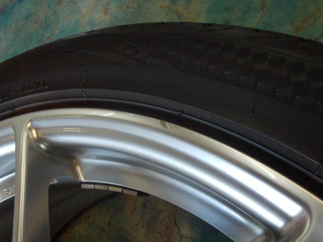 BBS (Bee-Bees)
RF507
+
BRIDGESTONE REGNO
GR-X II
215 / 45R17