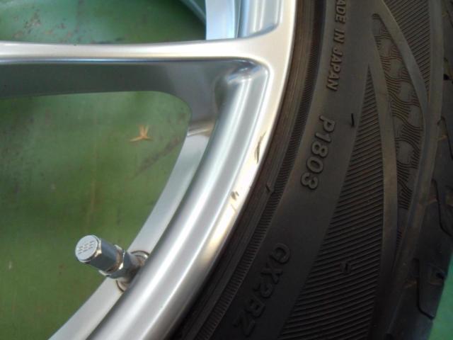 BBS (Bee-Bees)
RF507
+
BRIDGESTONE REGNO
GR-X II
215 / 45R17