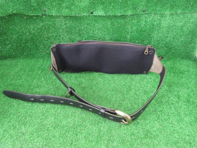 [Capacity unknown] Maker unknown
Leather shoulder bag