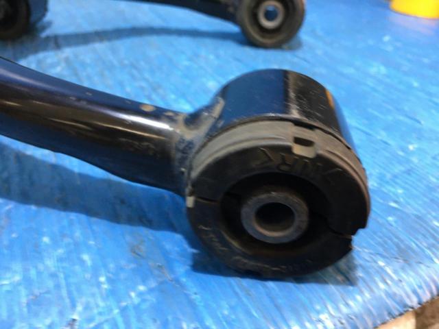 Toyota genuine
Upper arm
Mark II / JZX110 series
